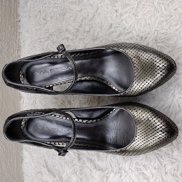 Via Spiga Gray Metallic Snake Embossed Leather Pointed-Toe Skinny Heel Shoe - Picture 2 of 16